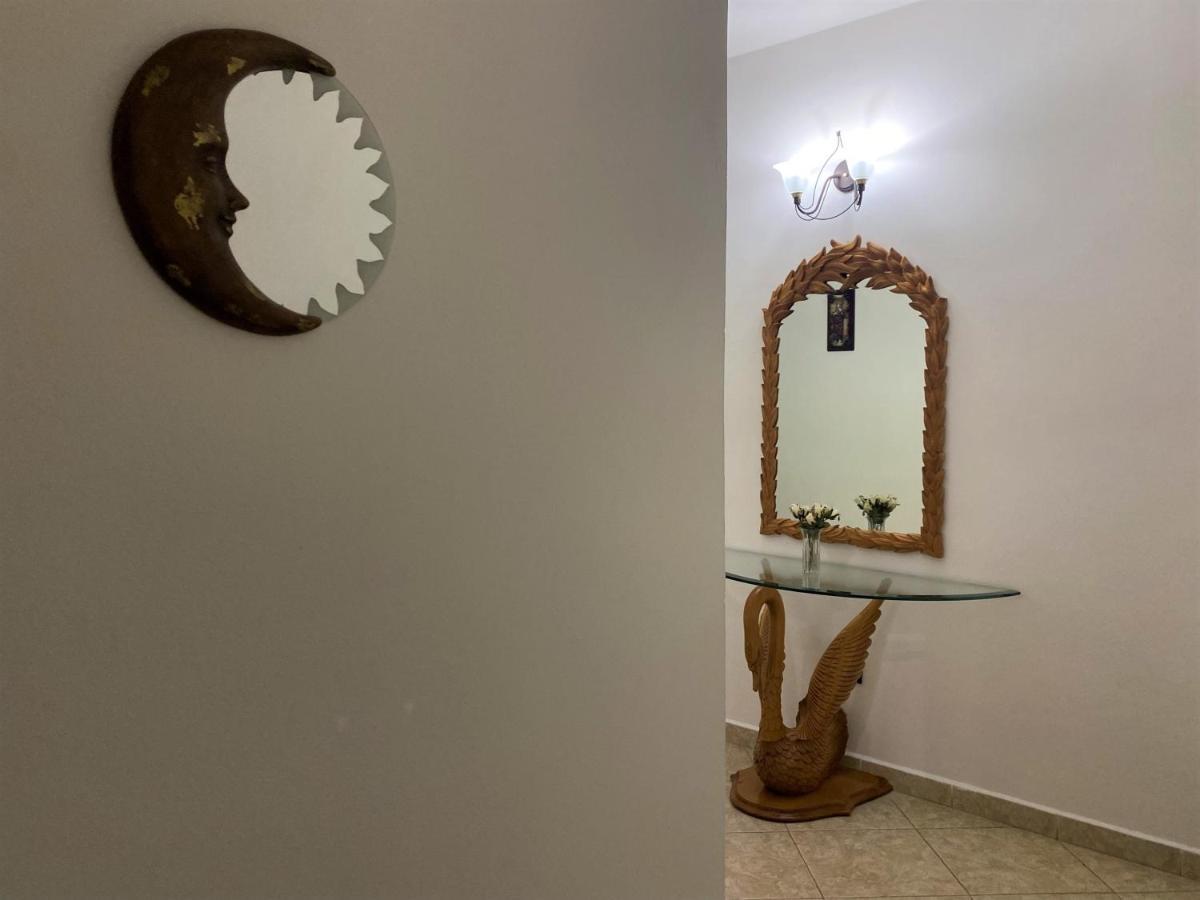 The White Corner Apartment Durres Bagian luar foto