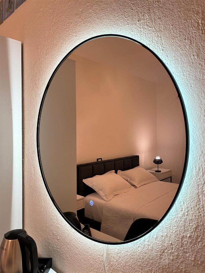 The White Corner Apartment Durres Bagian luar foto
