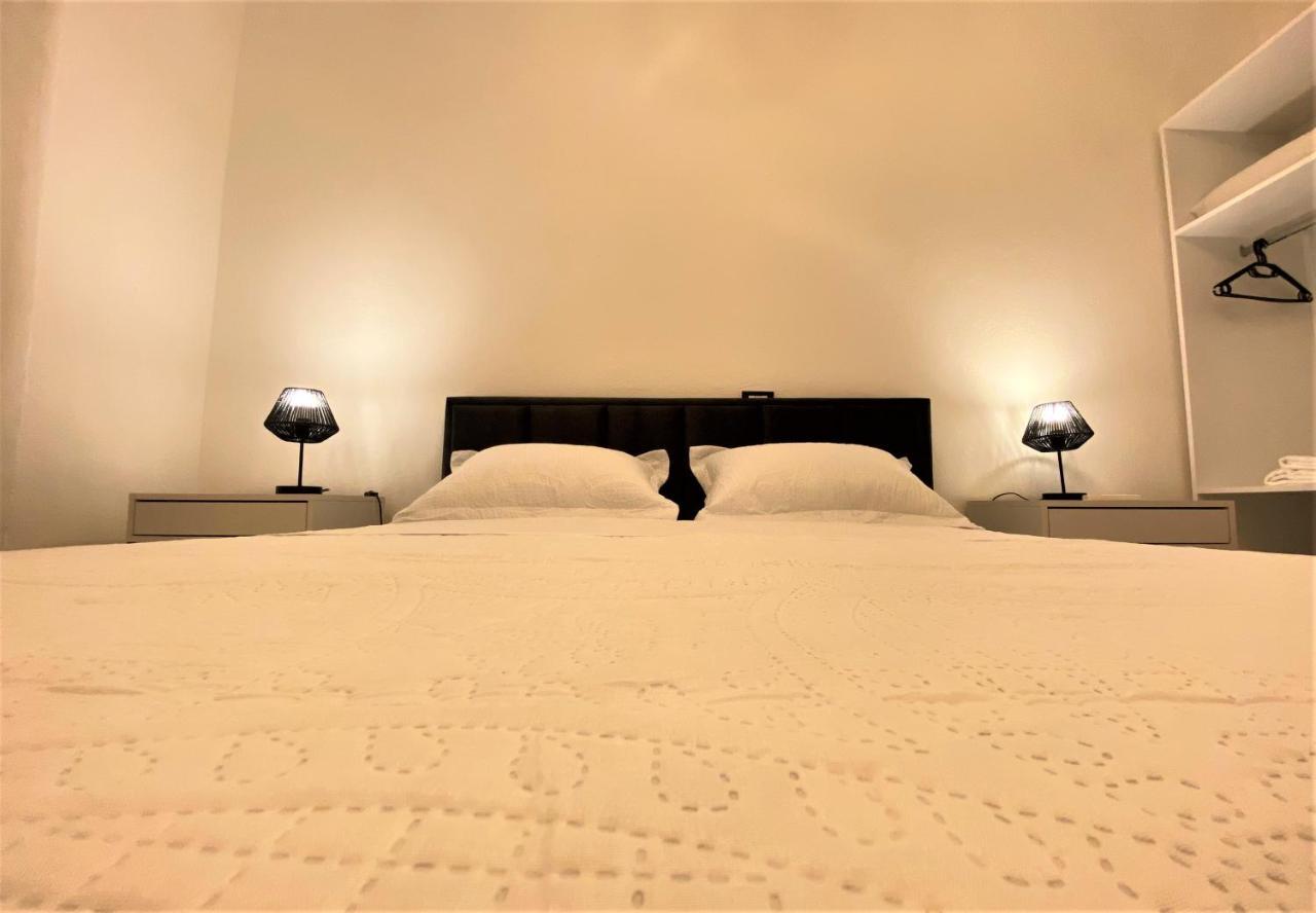 The White Corner Apartment Durres Bagian luar foto