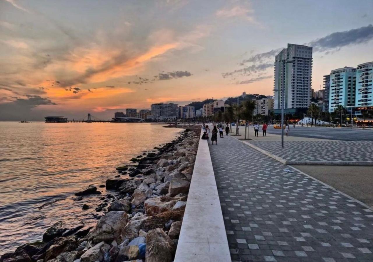 The White Corner Apartment Durres Bagian luar foto